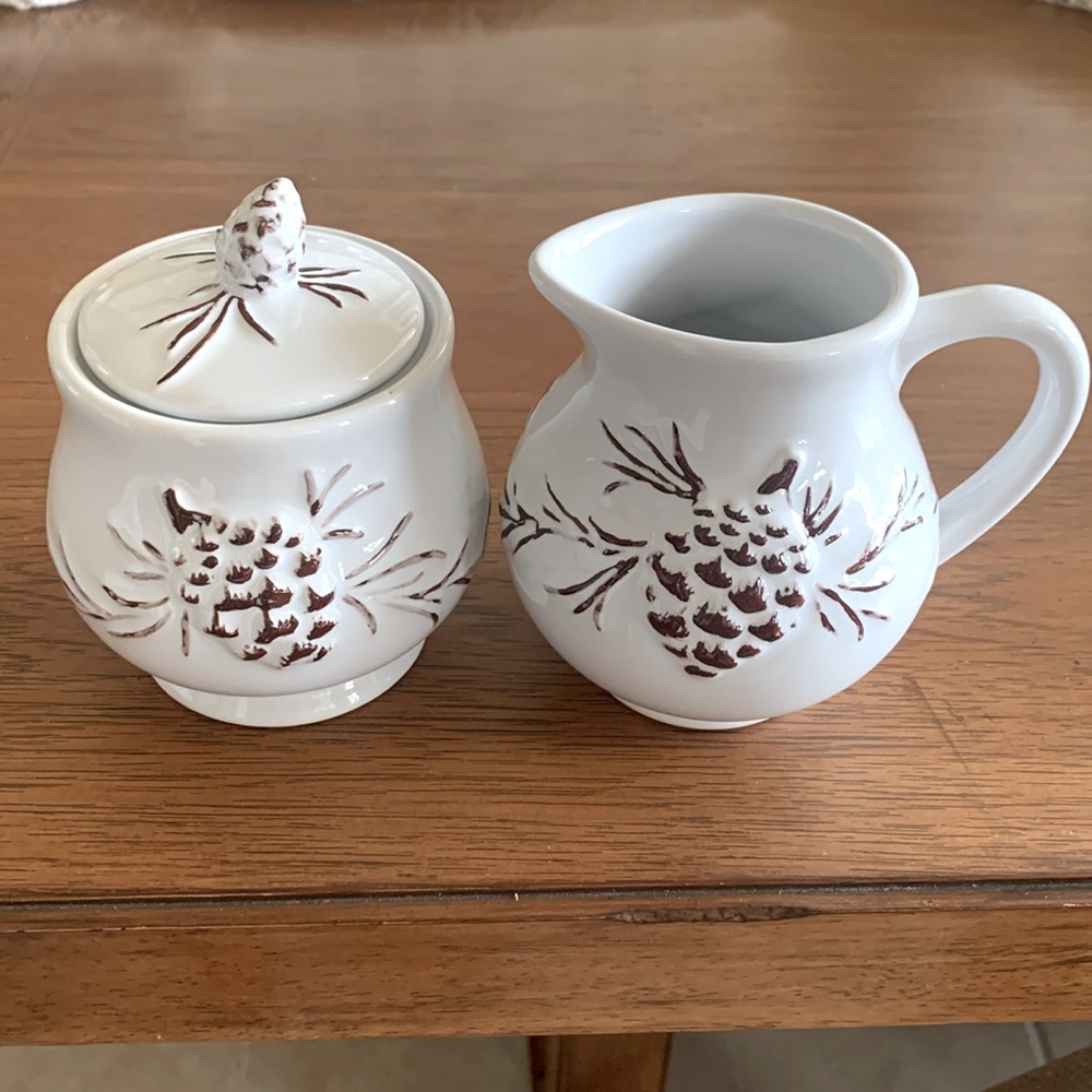 Sugar and Creamer Set